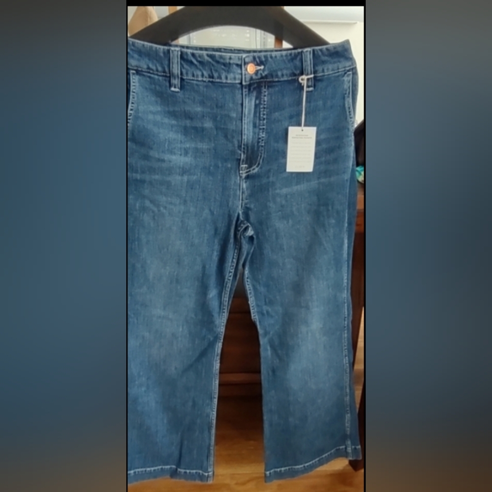 NWT JCrew Perfecting Pockets High Rise Wide Leg Cropped jeans - size 31